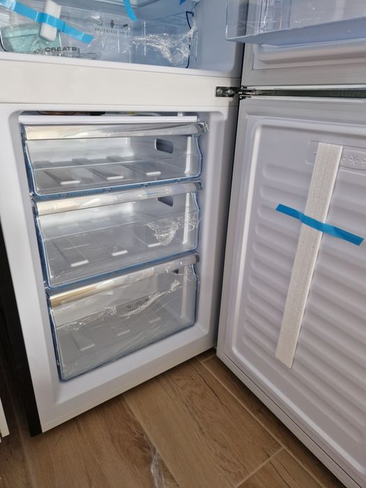 Frigorífico novo retro vintage preto Create com fatura