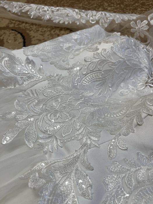 продам весільну сукню