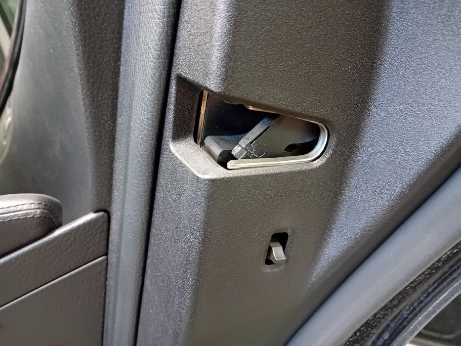 Fechadura / fecho porta trás direito MERCEDES-BENZ Classe S (W221)