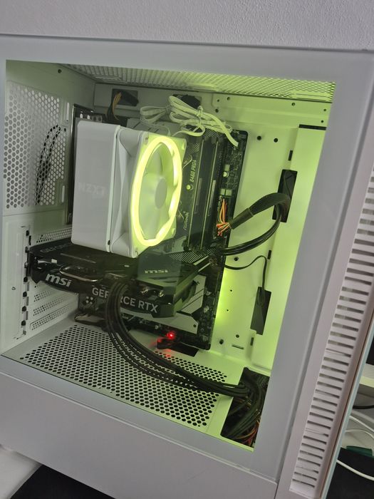 Torre gaming white  com bundle i5 10400F +RTX4060TI 8GB msi+ 16gb 3200mhz+ Nvme 512GB vendo ou troco