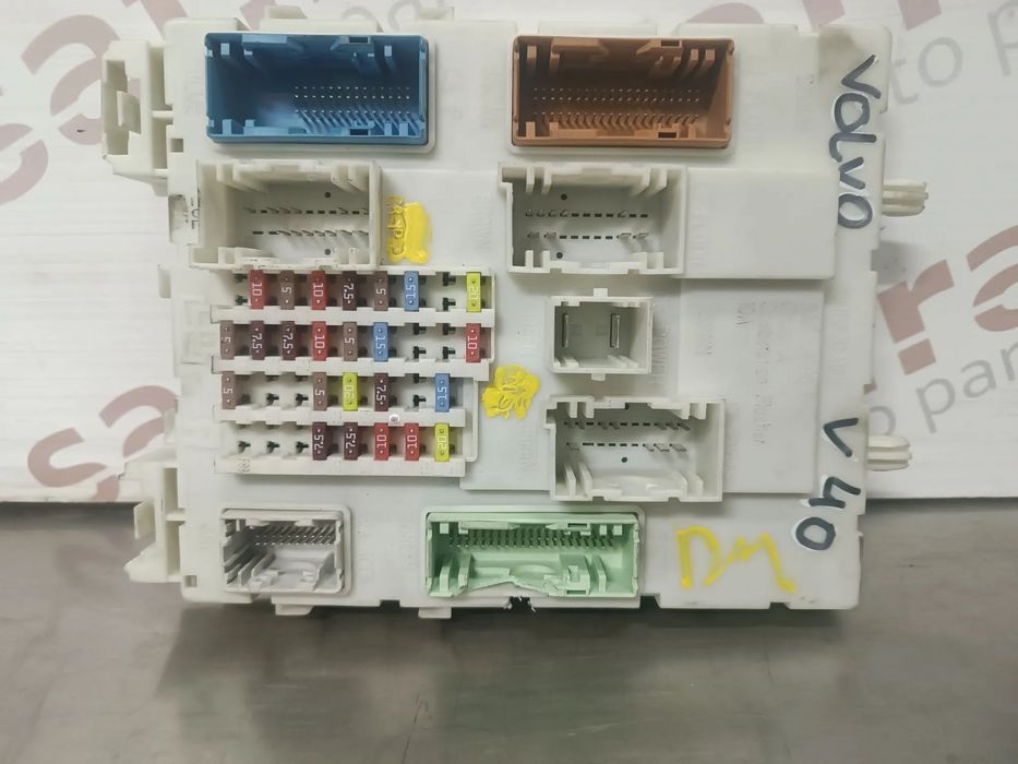 CAIXA DE FUSIVEIS VOLVO V40 REF. 31394964