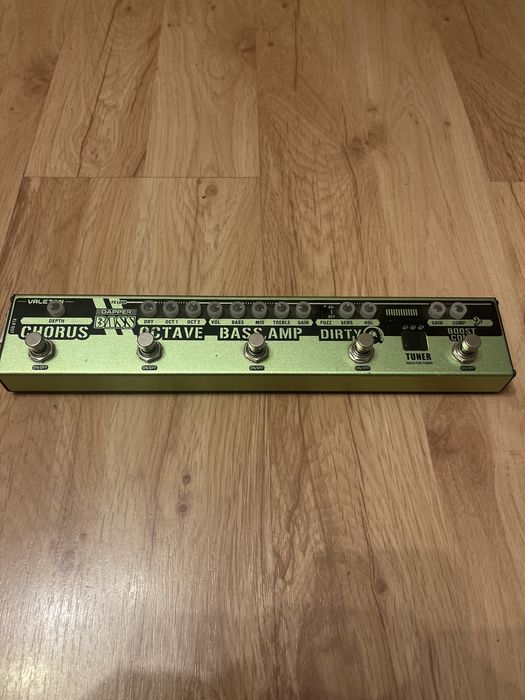 Valeton Dapper Bass multiefekt podlogowy do gitary basowej