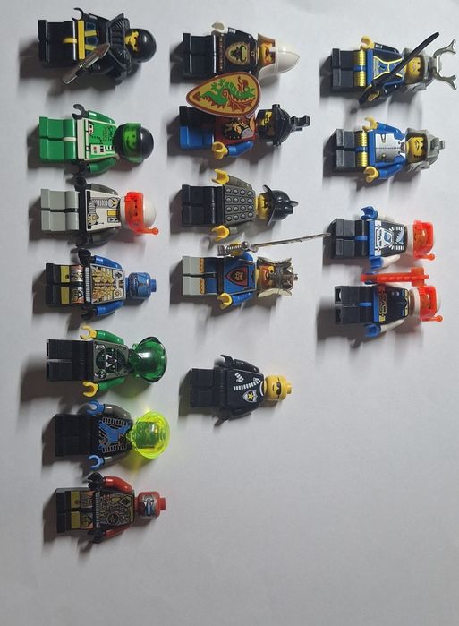 Lego system, minifigures