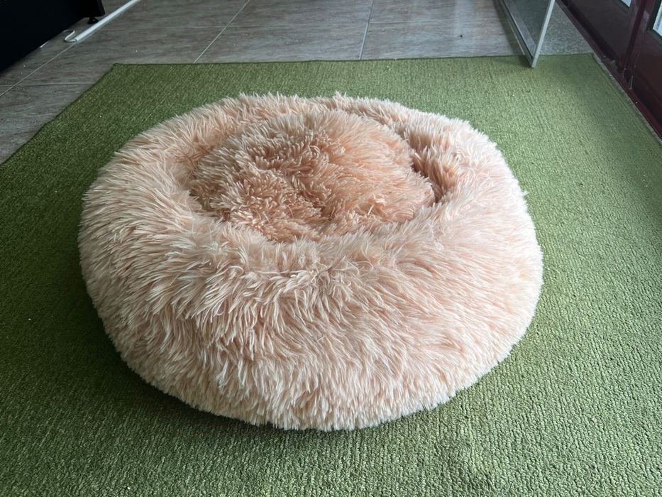 Cama Anti-Stress Felpuda para Cão ou Gato (Estilo Donut) – Rosa
