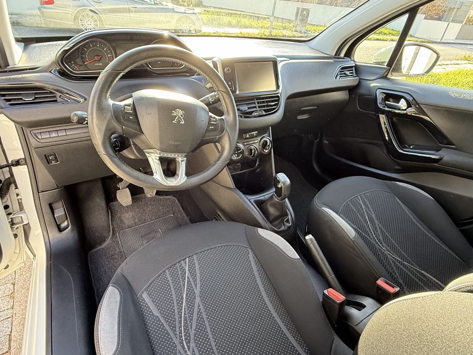 PEUGEOT 208 1.2 Allure - C/NOVO