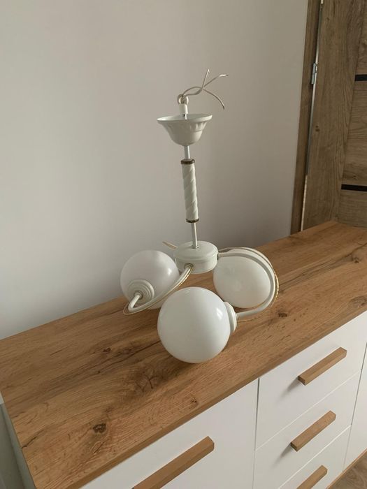 Żyrandol sufitowy lampa wisząca E27 trzy źródła światła stan idealny