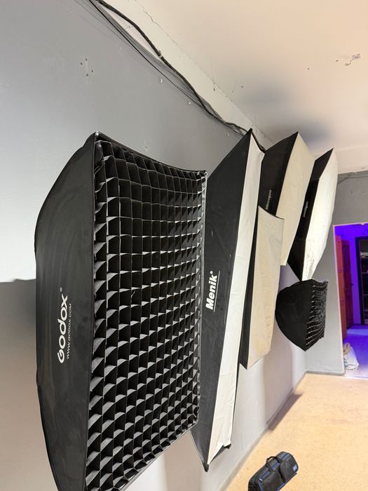 7 софтбоксів : Godox, Mircopro та один Melnik