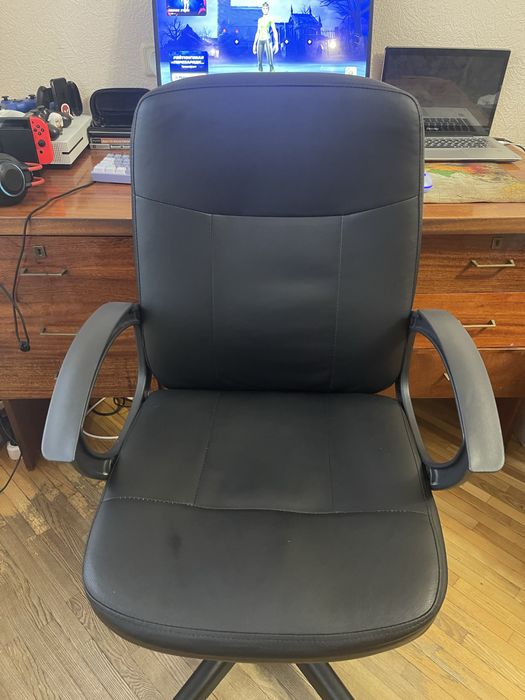 Продам офисный стул jysk