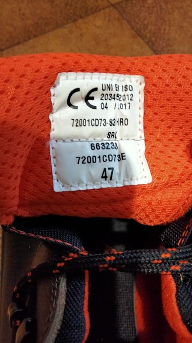 Продам нові робочі черевики італійського виробника !