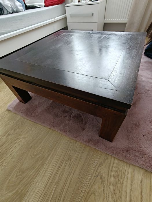 Stolik kawowy z drewna egzotycznego