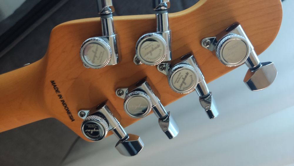 Ernie Ball Sterling Cutlass CT30 Classic