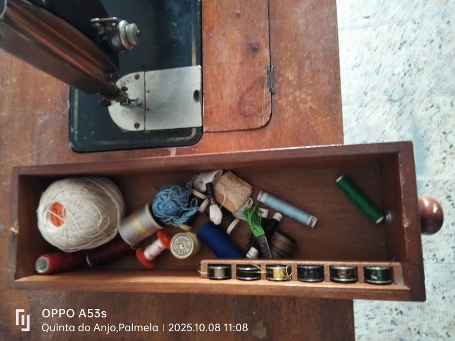 Máquina de costura Oliva