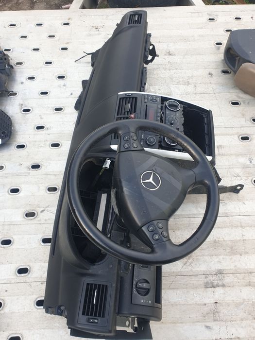 Панель торпеда  Mercedes a klas