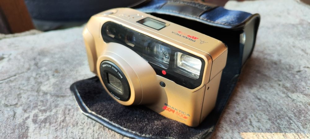 Aparat Praktica Zoom 800f Date