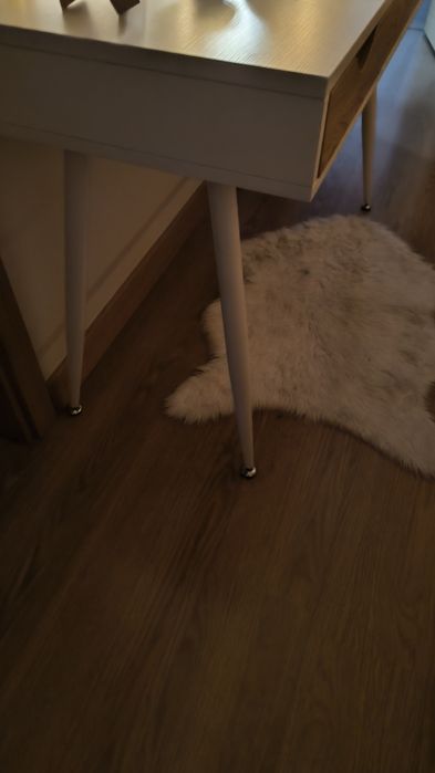 Cómoda branco e madeira