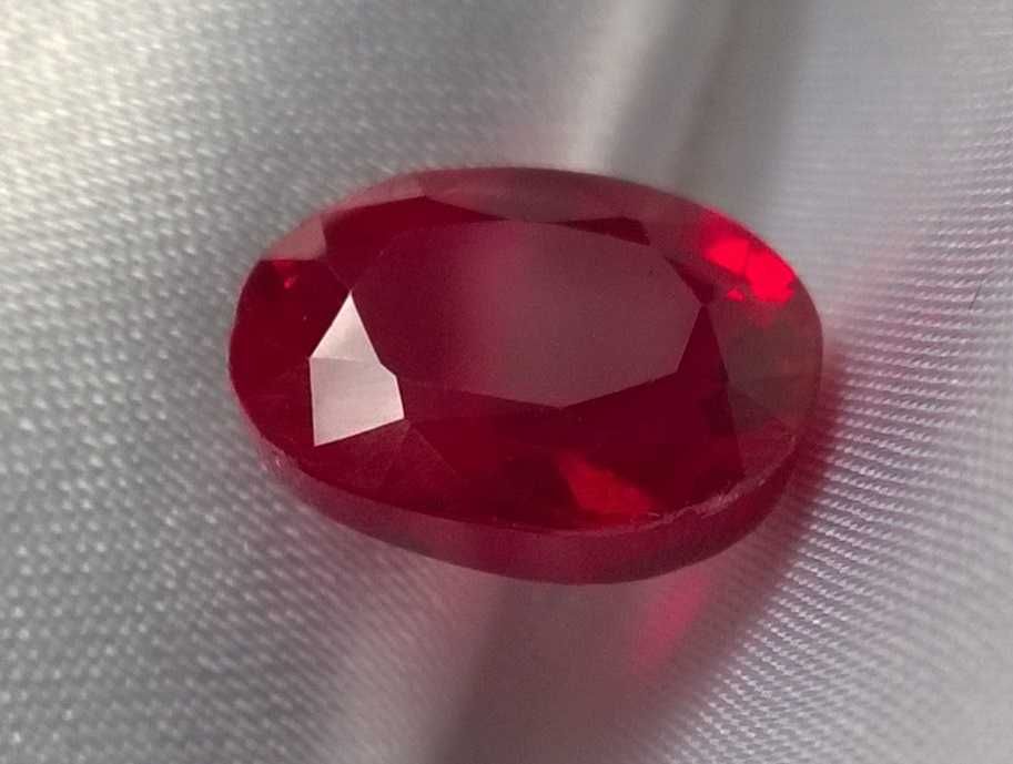 Rubin  7.4 CT , 12.1 x 9.2 mm - w kształcie owalnym