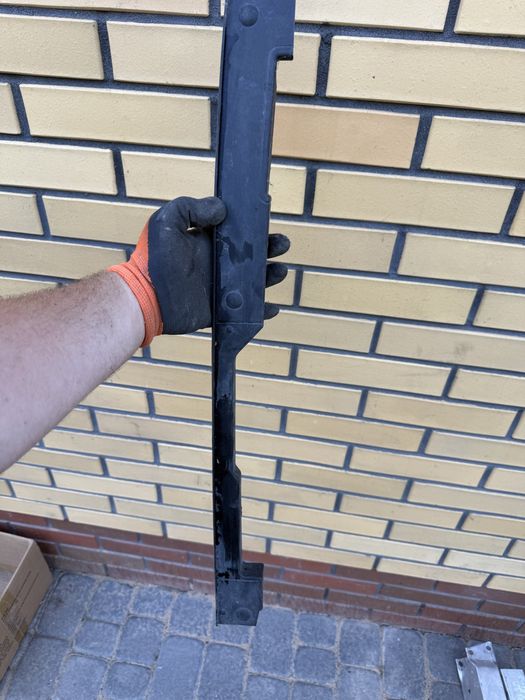 Audi Q5 SQ5 80A 16- maskownica błotnika nakładka błotnika lewa