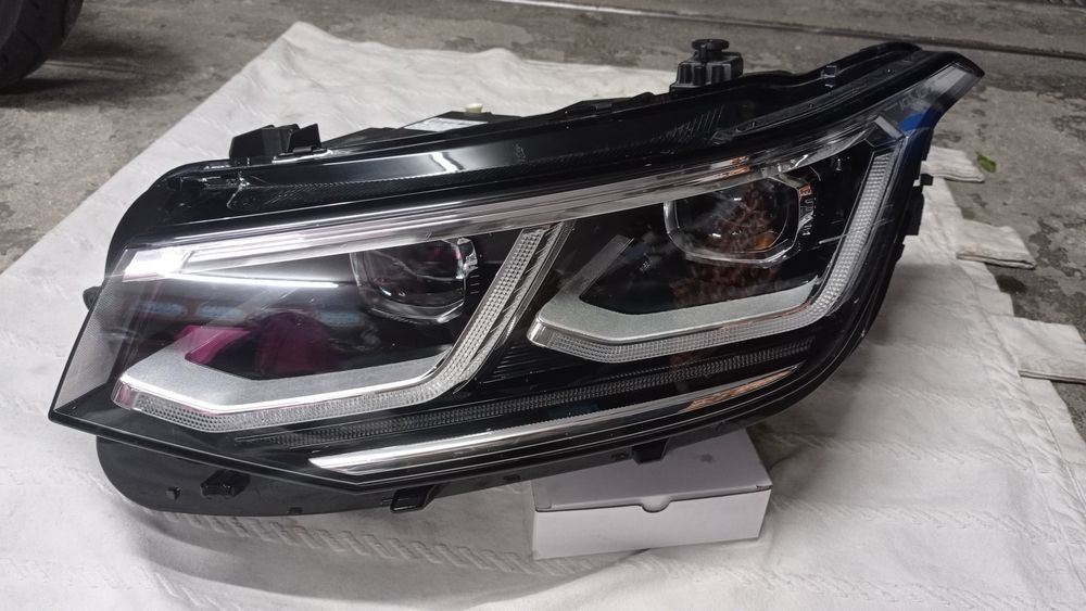 Faróis Originais Audi / Mercedes / VW / Skoda