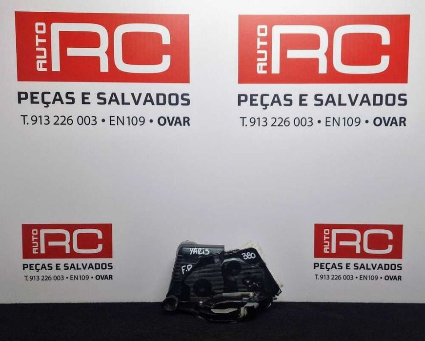 Fechadura / Fecho Porta Frente Direito V51-11150 - TOYOTA YARIS
