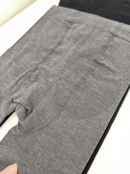 Max mara
Комплект колготок 200D ,чорні та сірі.
Італія