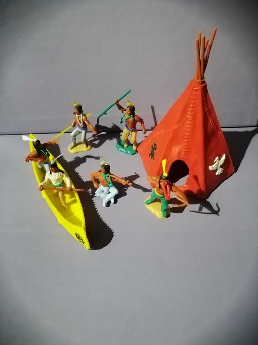 Timpo Toys - 8 Fotos