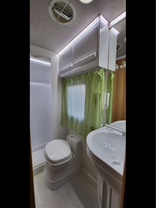 Autocaravana Mercedes.