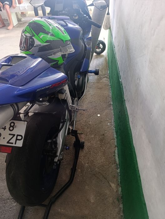 CBR 1000RR vários extras