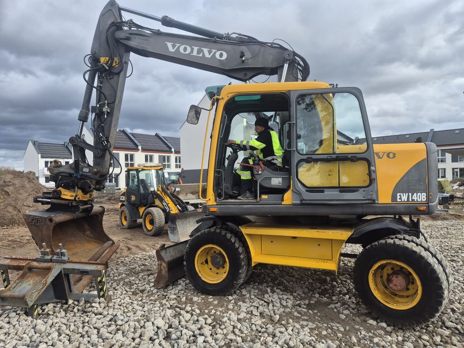 Pracę ziemne , usługi koparką, minikoparką oraz ładowarkami.