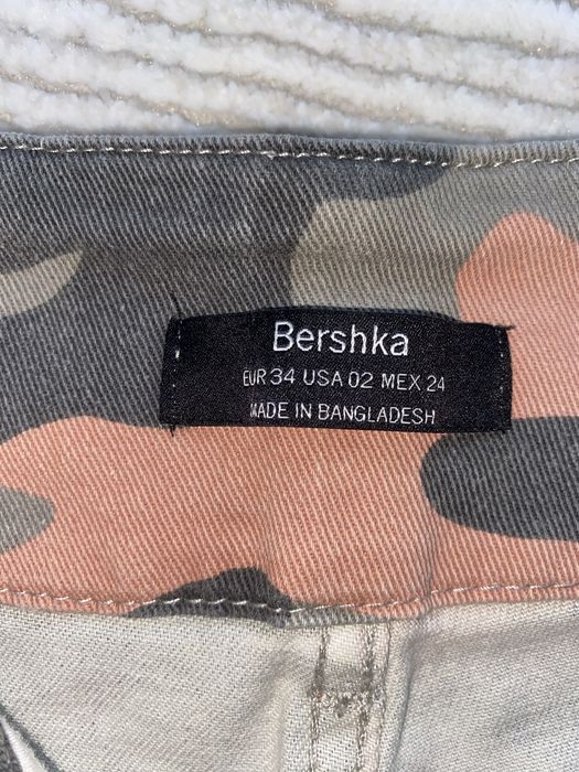 Джинси Bershka