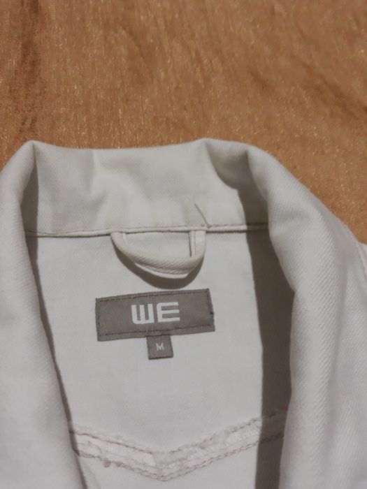 Продам джинсову куртку WE