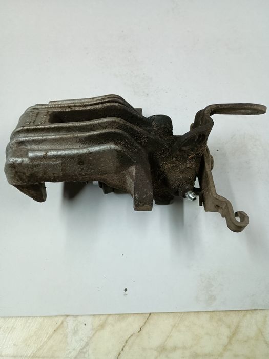 Zacisk hamulcowy Golf plus!