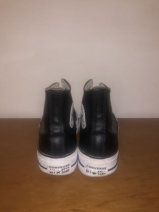 Converse All Star pretas em pele – cano alto