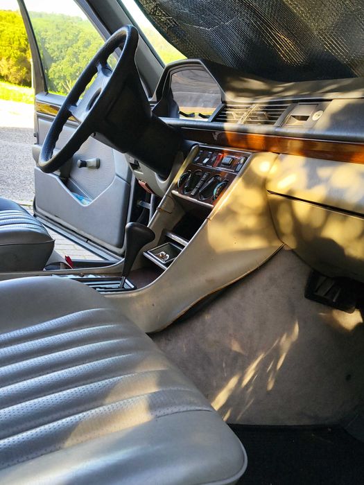 Mercedes 200D W124 para recuperar ou peças (motor, cx. automática)