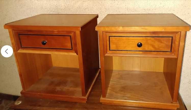 Mesas de Cabeceira em madeira