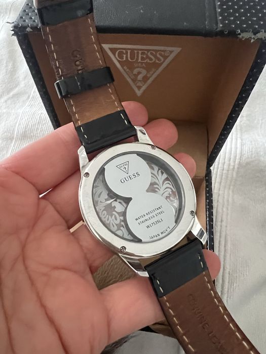 Продам часы Guess  оригинал