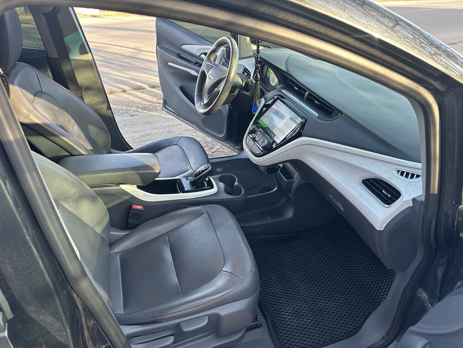 Chevrolet Bolt EV, батарея 64кВт