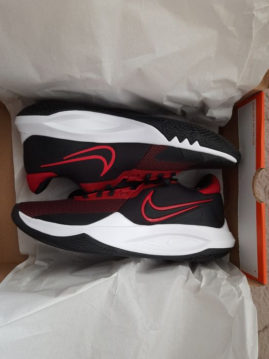 Кросівки ігрові Nike (баскетбол, волейбол)