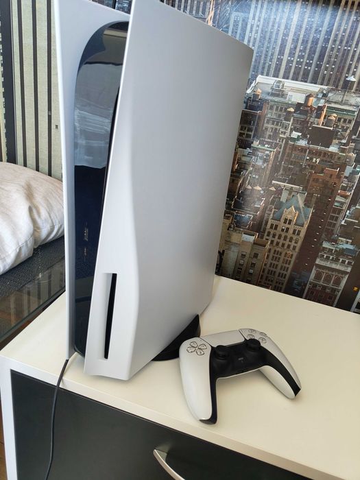 Play Station 5 z napędem