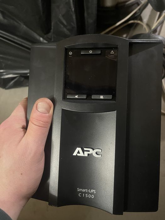Безперебійник APC smart-UPS C 1500