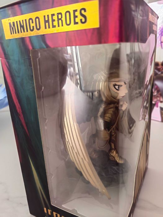 Action figure como novos