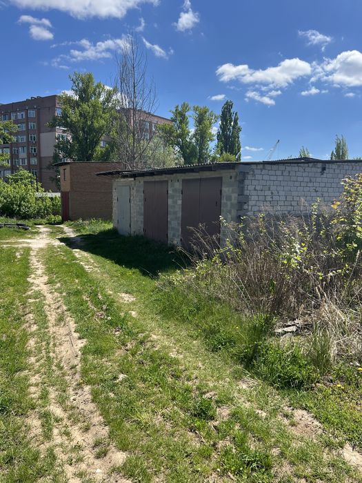 Продам землю під гараж Сонячна