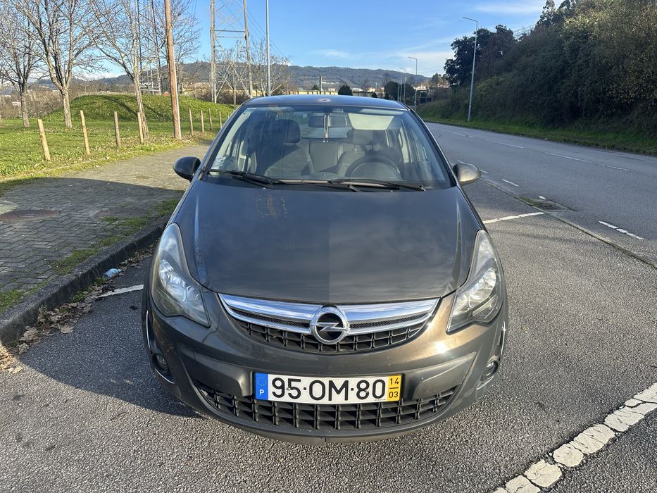 Opel corsa colour edition 1.2cc 85cv 2014
