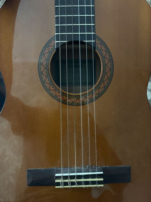 Класическая гитара c40.