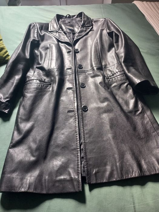 Casaco em cabedal e muito bom estado