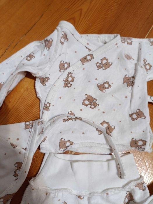 Речі для новонароджених в пологовий ,костюмчики 56 розміру ,пеленки