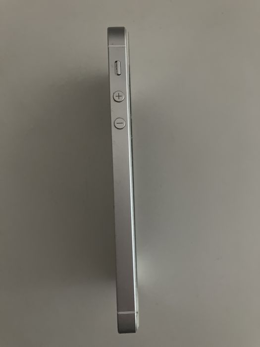 iPhone SE 128 GB, 1st Generation64297897001729122