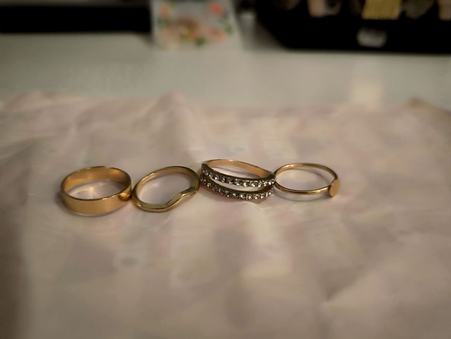 Pack2 de 4 Anéis Exclusivos – Elegância e Estilo em Cada Detalhe"