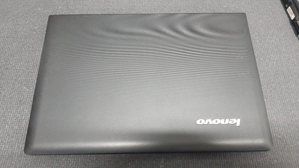 diverso material Lenovo G50