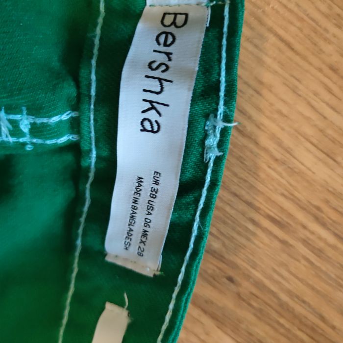 Nowe spodnie Bershka rozm.38