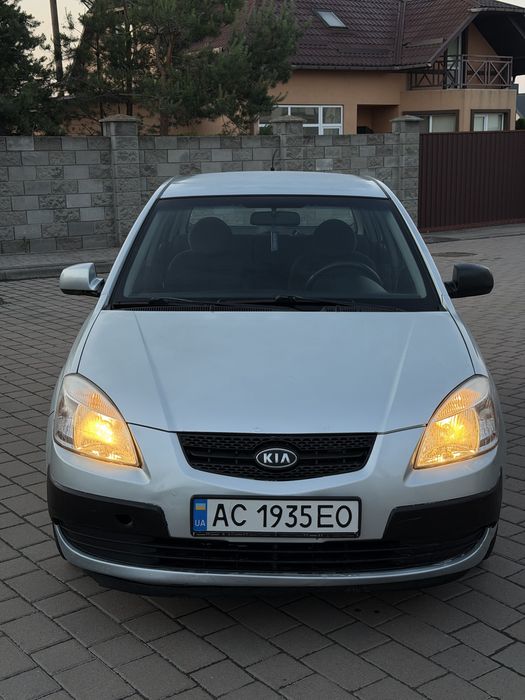 Kia Rio 1.6d в гарному стані цікавить обмін